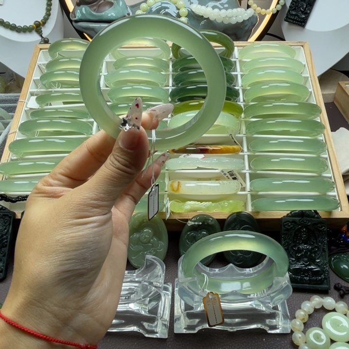 岫玉未镶嵌手镯岫玉