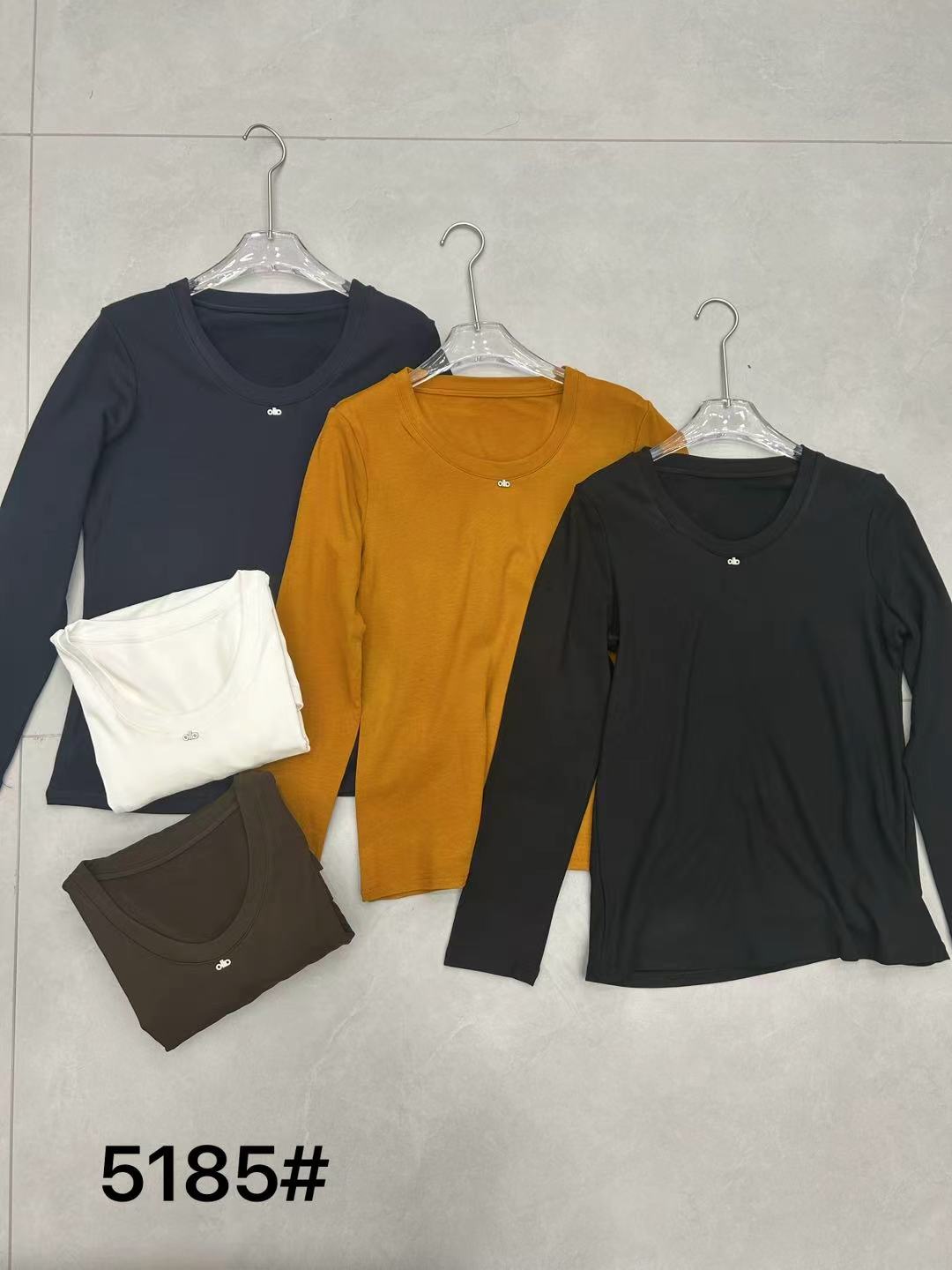 【现货新款】应季大码女装银字母打底衫5185