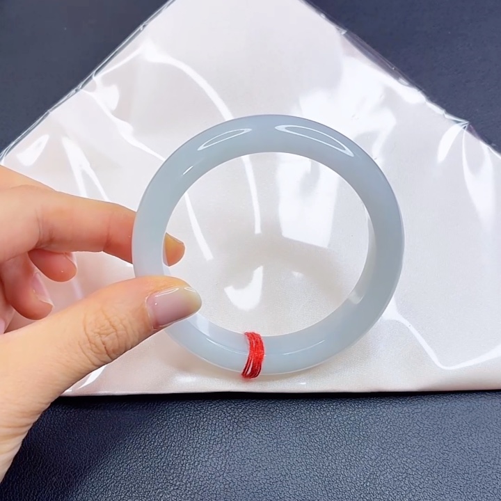 P***N翡翠未镶嵌手镯冰条