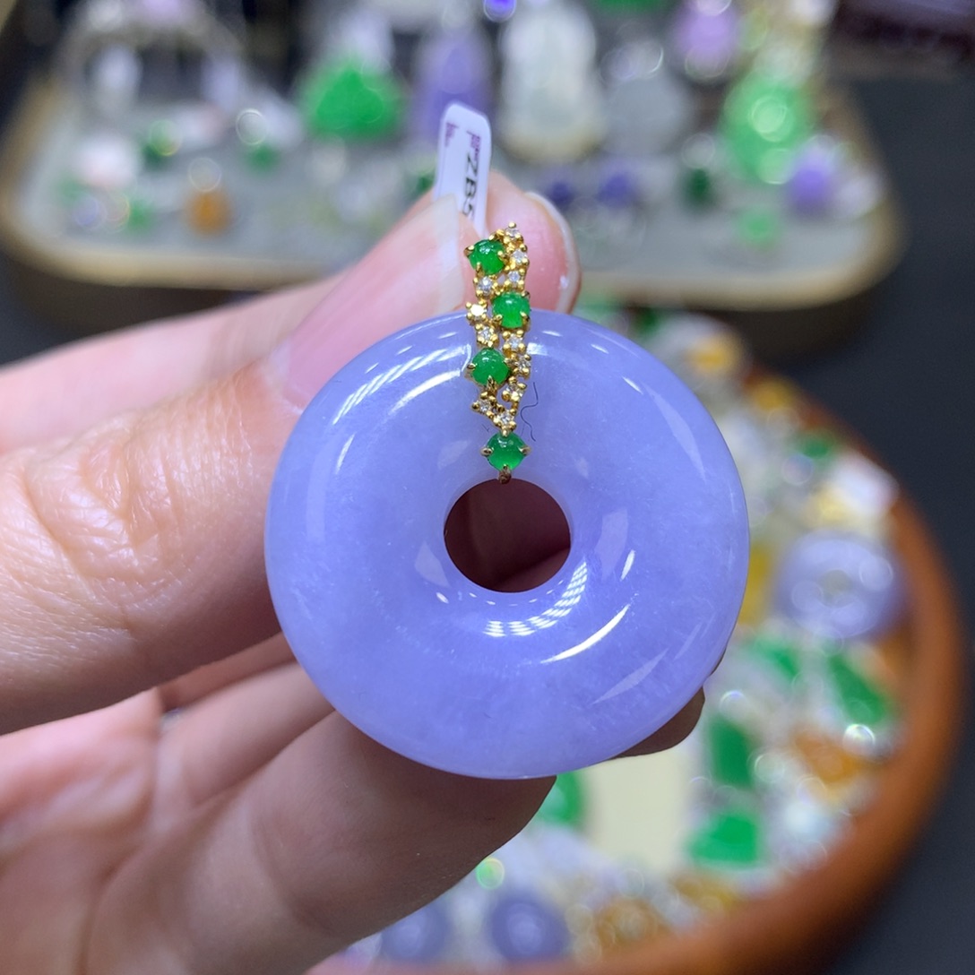 翡翠颈饰18K金镶嵌翡翠吊坠项链