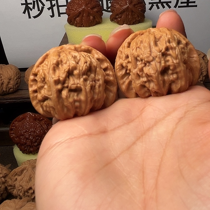 共***人吊坠文玩核桃白狮子