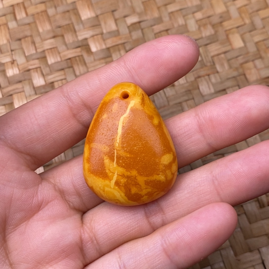 蜜蜡裸石未镶嵌蜜蜡