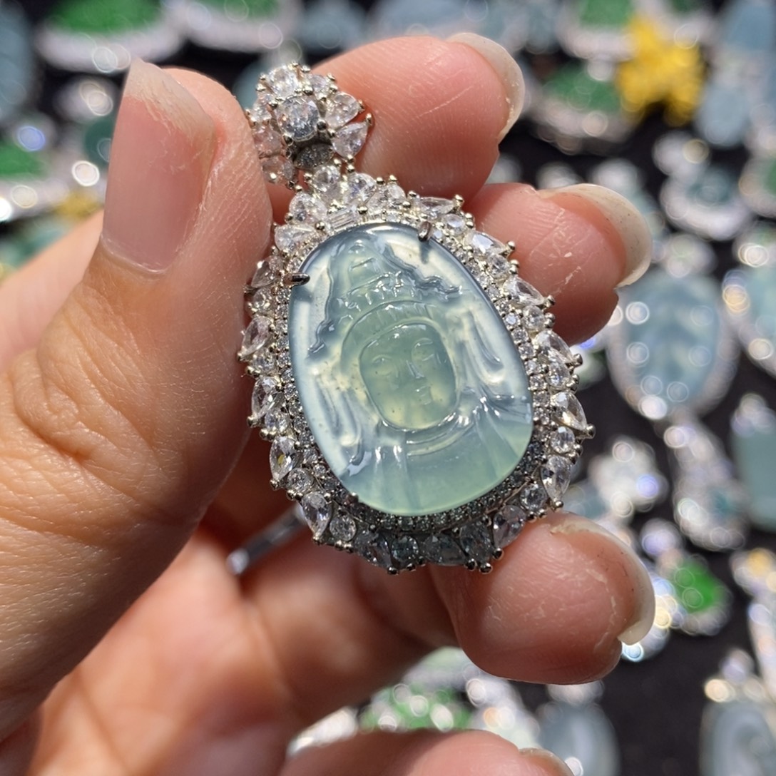 翡翠未镶嵌颈饰翡翠