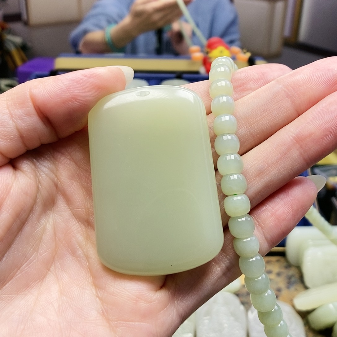 和田玉颈饰未镶嵌重**始