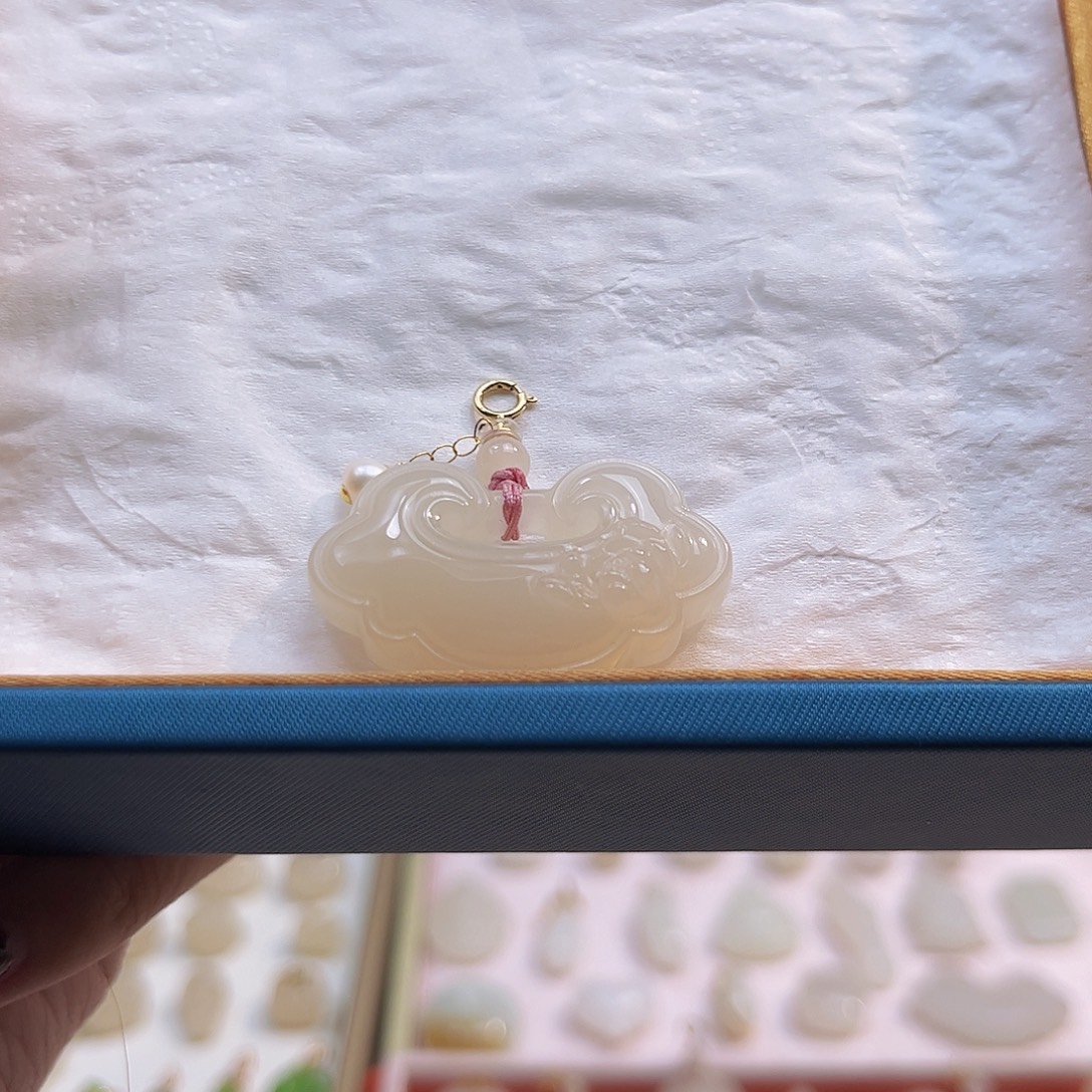 和田玉18K金镶嵌吊坠(不含链)