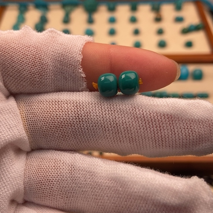 绿松石配饰未镶嵌