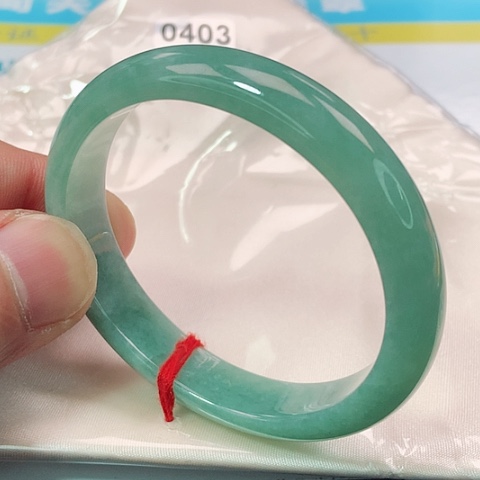 翡翠手镯（贵妃镯）未镶嵌0403号