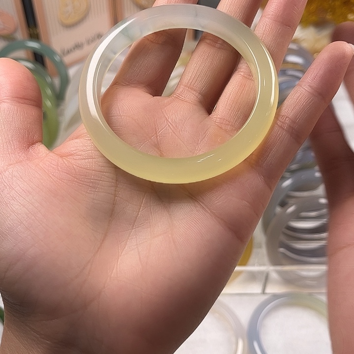 玛瑙/玉髓未镶嵌手镯