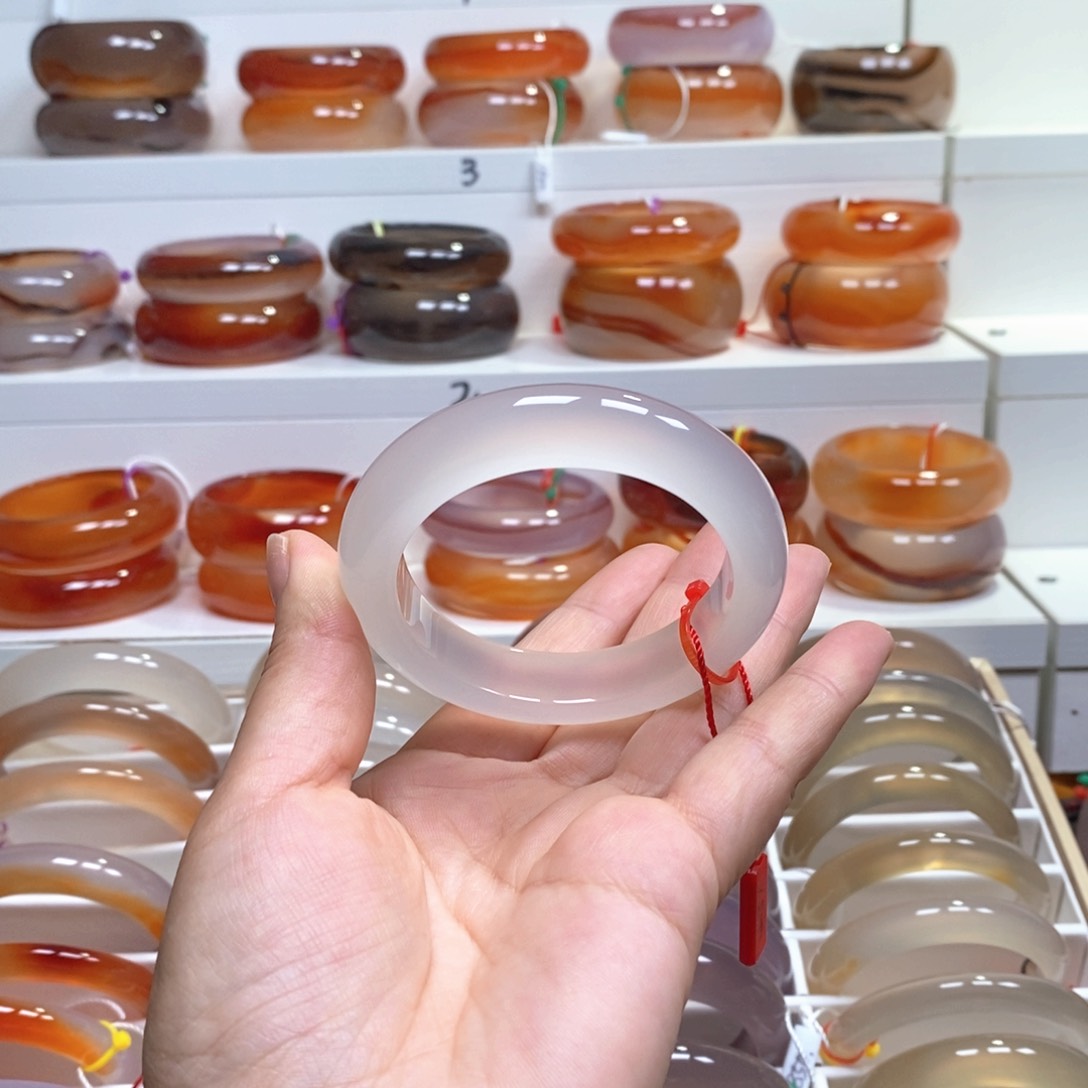 玛瑙/玉髓手镯未镶嵌追***我