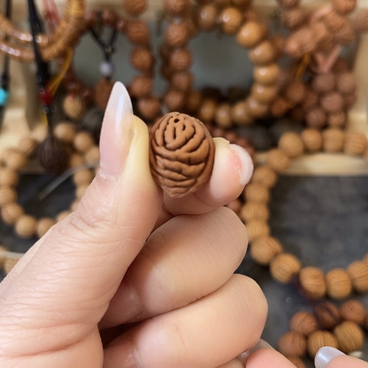 R***g核桃把件野生桃枭原皮单籽