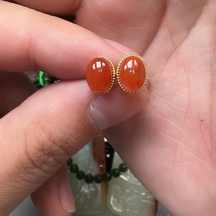 阿***哥南红玛瑙银S925镶嵌耳饰