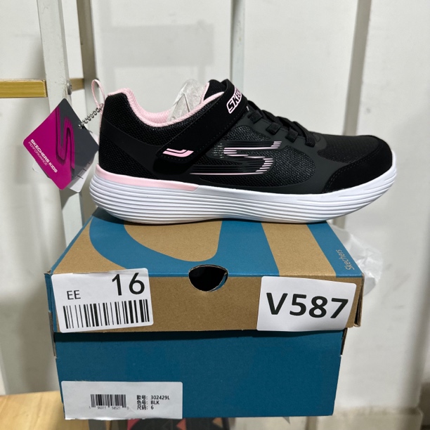 SKECHERS/斯凯奇V587 运动鞋 38码