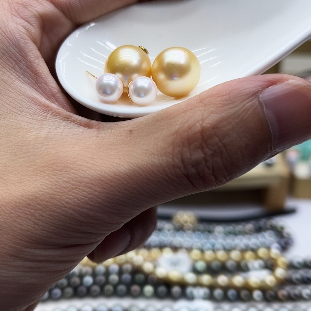 未镶嵌海水珍珠耳饰