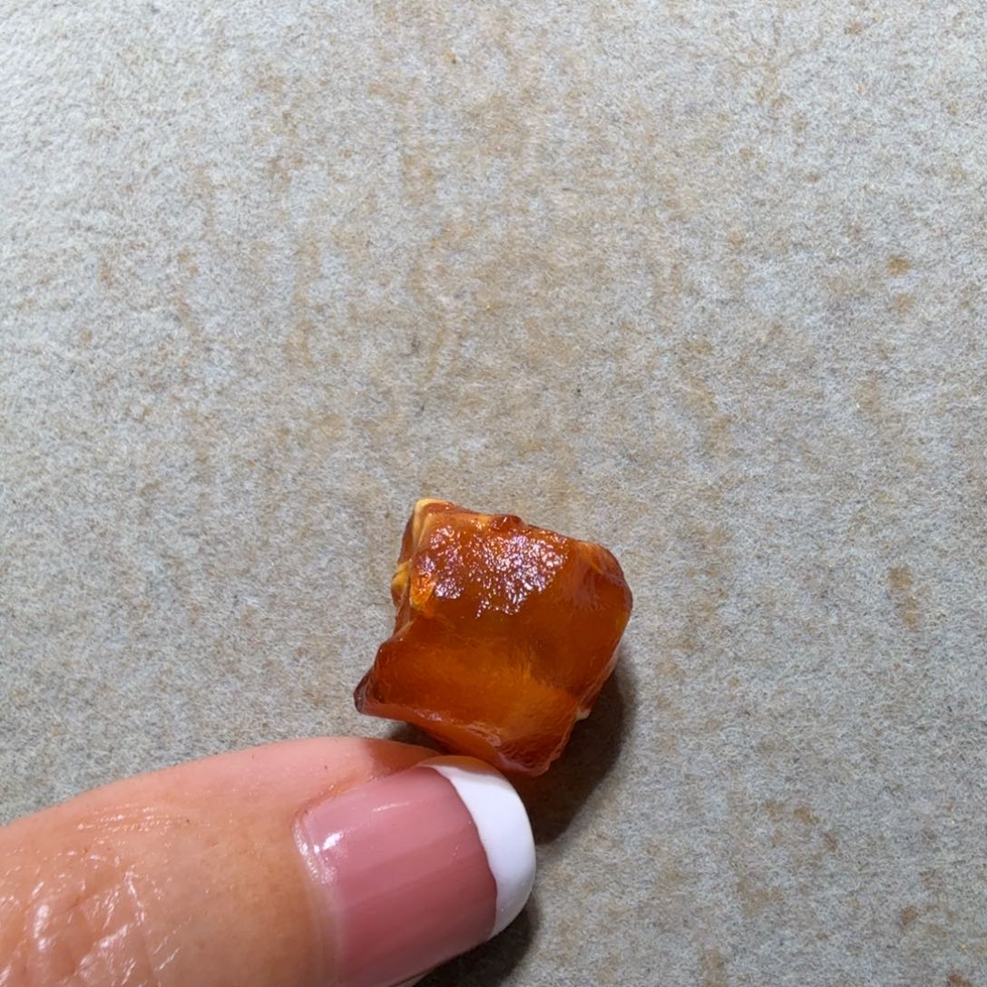 大***胖琥珀未镶嵌裸石专拍