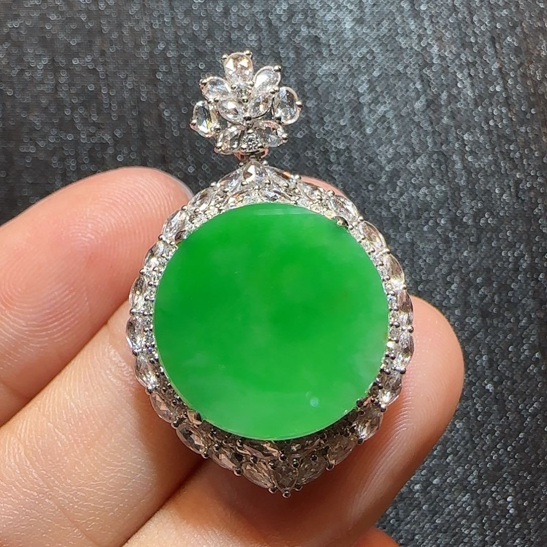 翡翠18K金镶嵌吊坠(不含链)圆牌