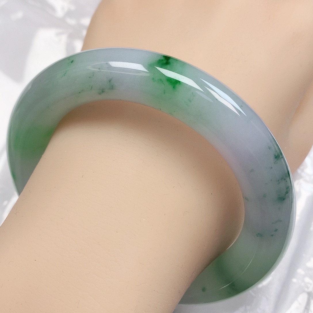 翡翠手镯未镶嵌抖音859