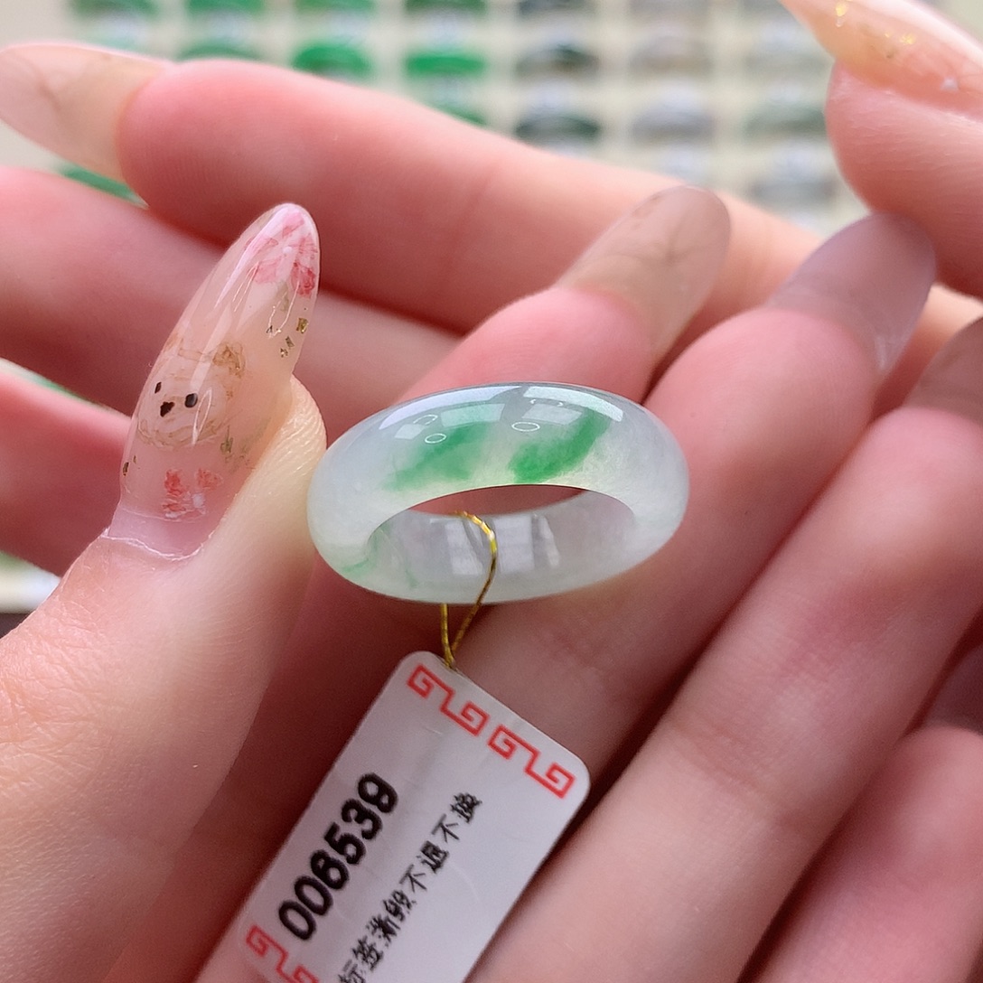 翡翠未镶嵌戒指港10