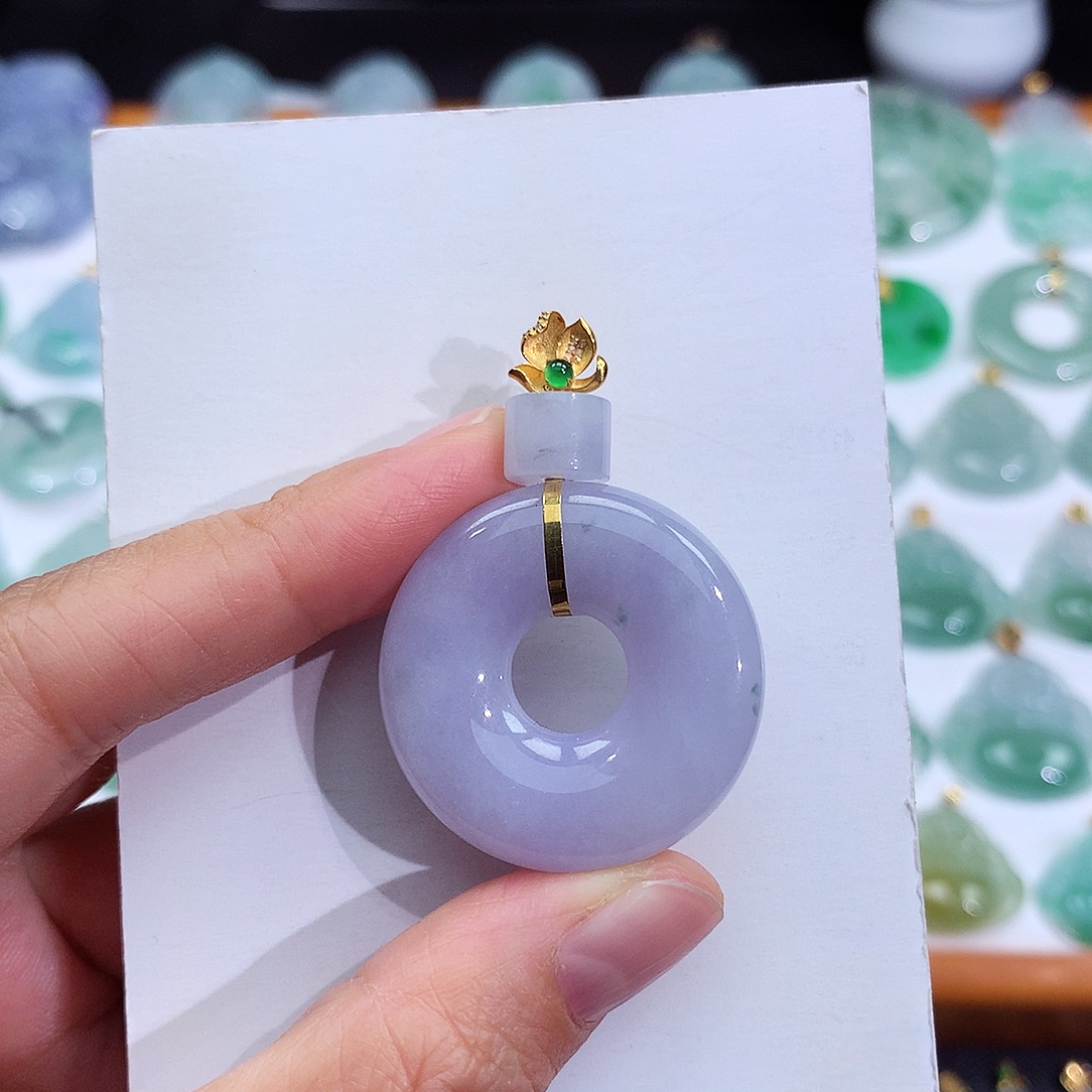 翡翠18K金镶嵌颈饰翡翠吊坠