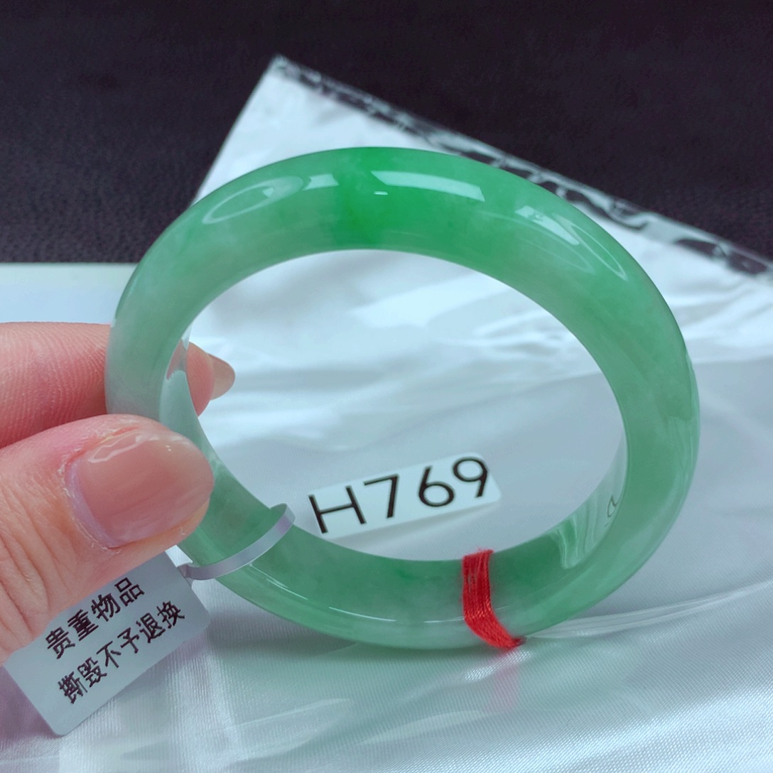翡翠手镯未镶嵌手镯88