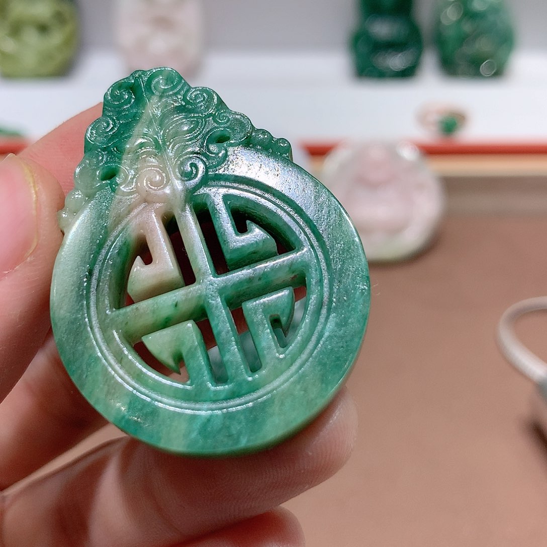 独山玉挂件未镶嵌