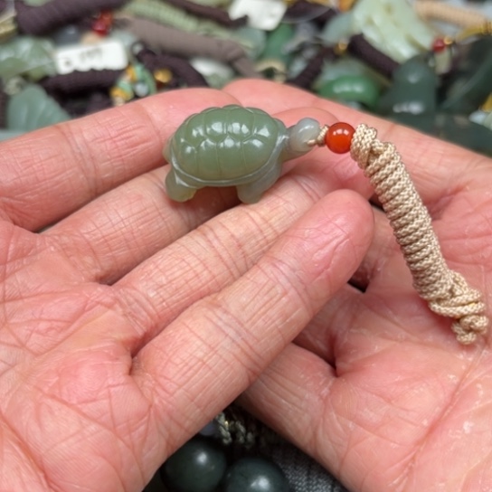 和田玉吊坠未镶嵌