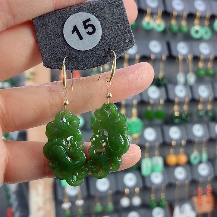 和田玉18K金镶嵌耳饰