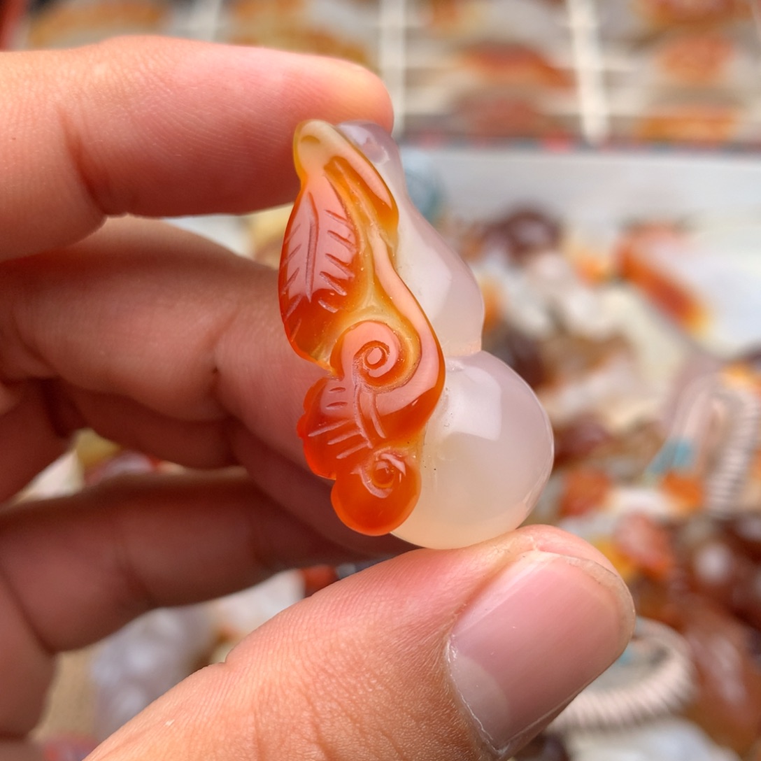 平***福未镶嵌吊坠玛瑙/玉髓