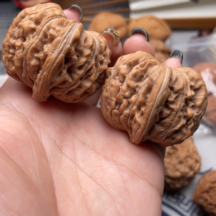 文玩核桃把件P****X山西汉高楼