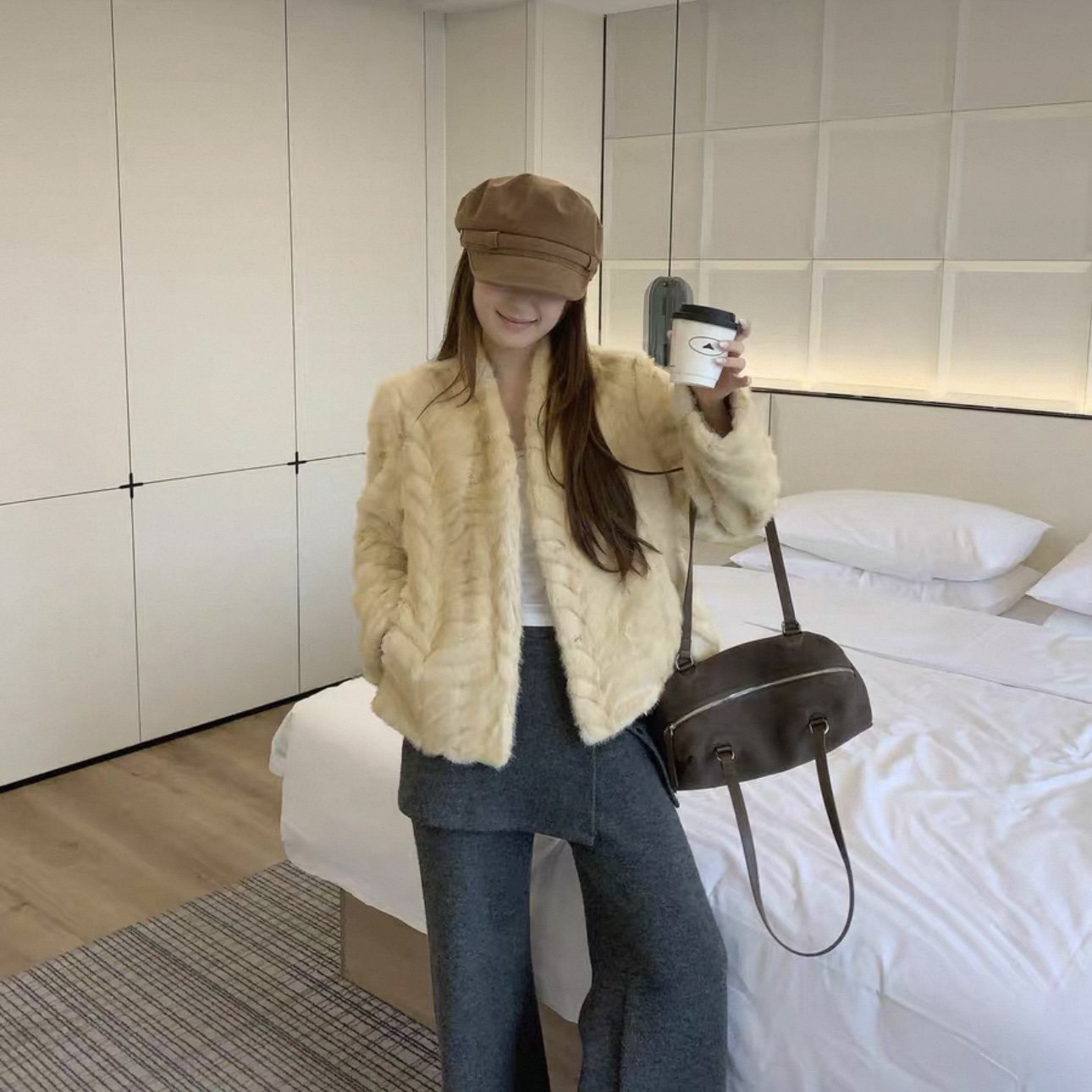 YUXI【冬日暮色】2025冬季新款百搭休闲轻奢气质短款毛毛女装外套