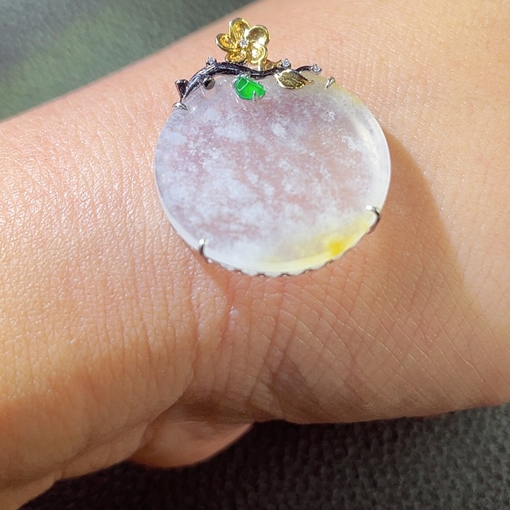 翡翠18K金镶嵌颈饰翡翠