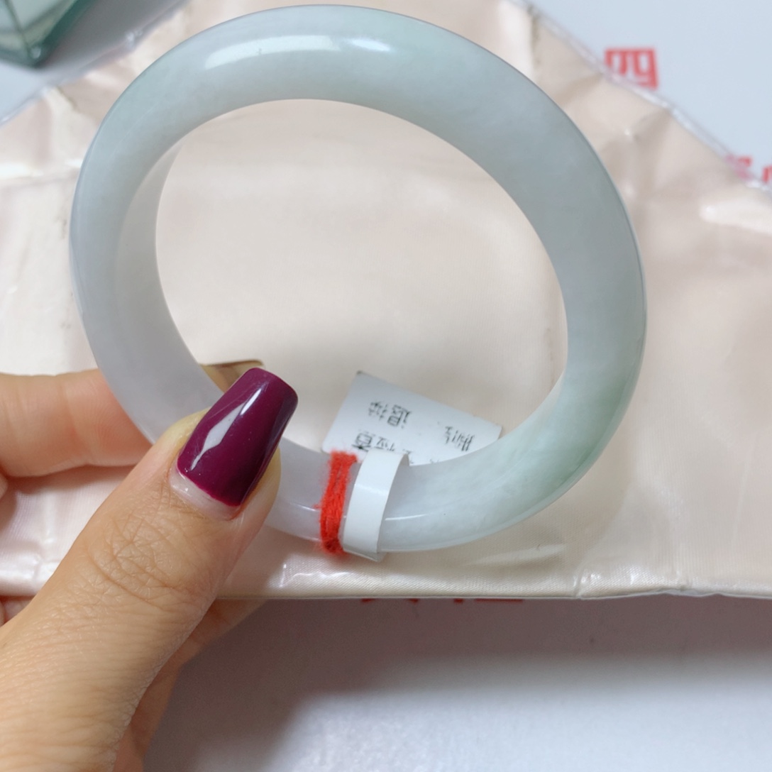 翡翠手镯未镶嵌美*