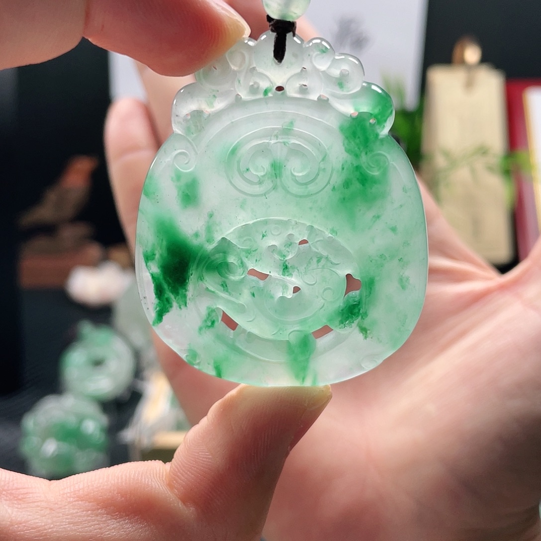 石英质玉吊坠未镶嵌