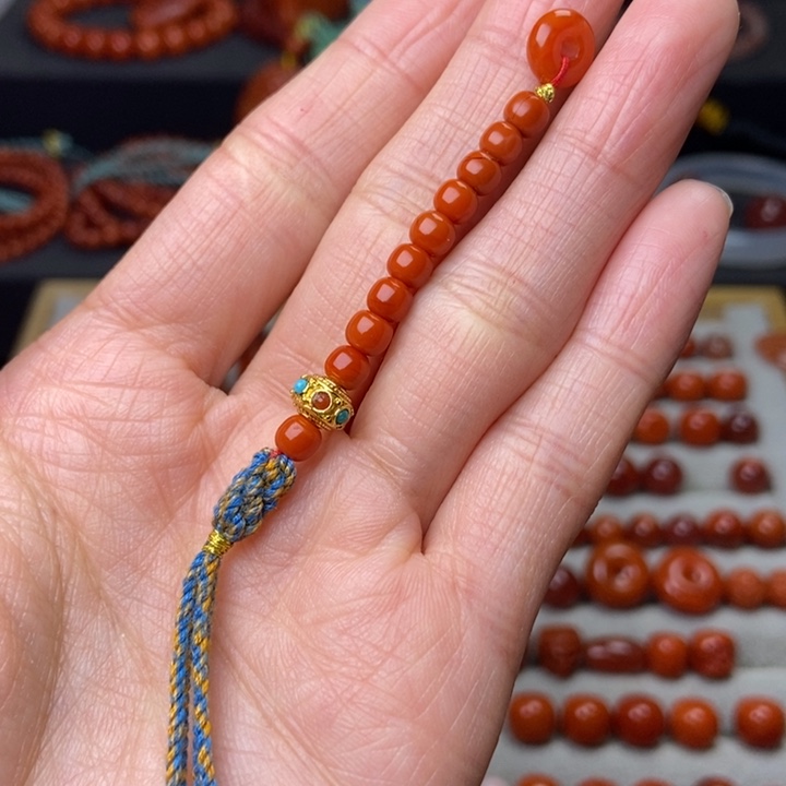 南红玛瑙配饰未镶嵌