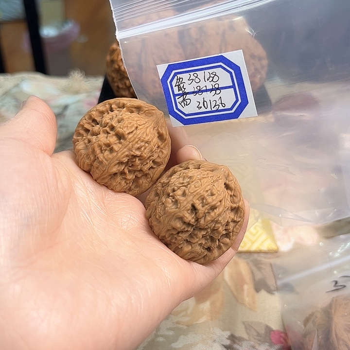 文玩核桃把件赵喜满南将石