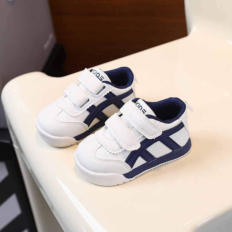 儿童板鞋秋季新款宝宝学步鞋防滑男童运动鞋女童皮面休闲鞋百搭款