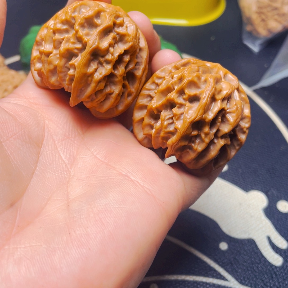 文玩核桃把件曹大龙一对