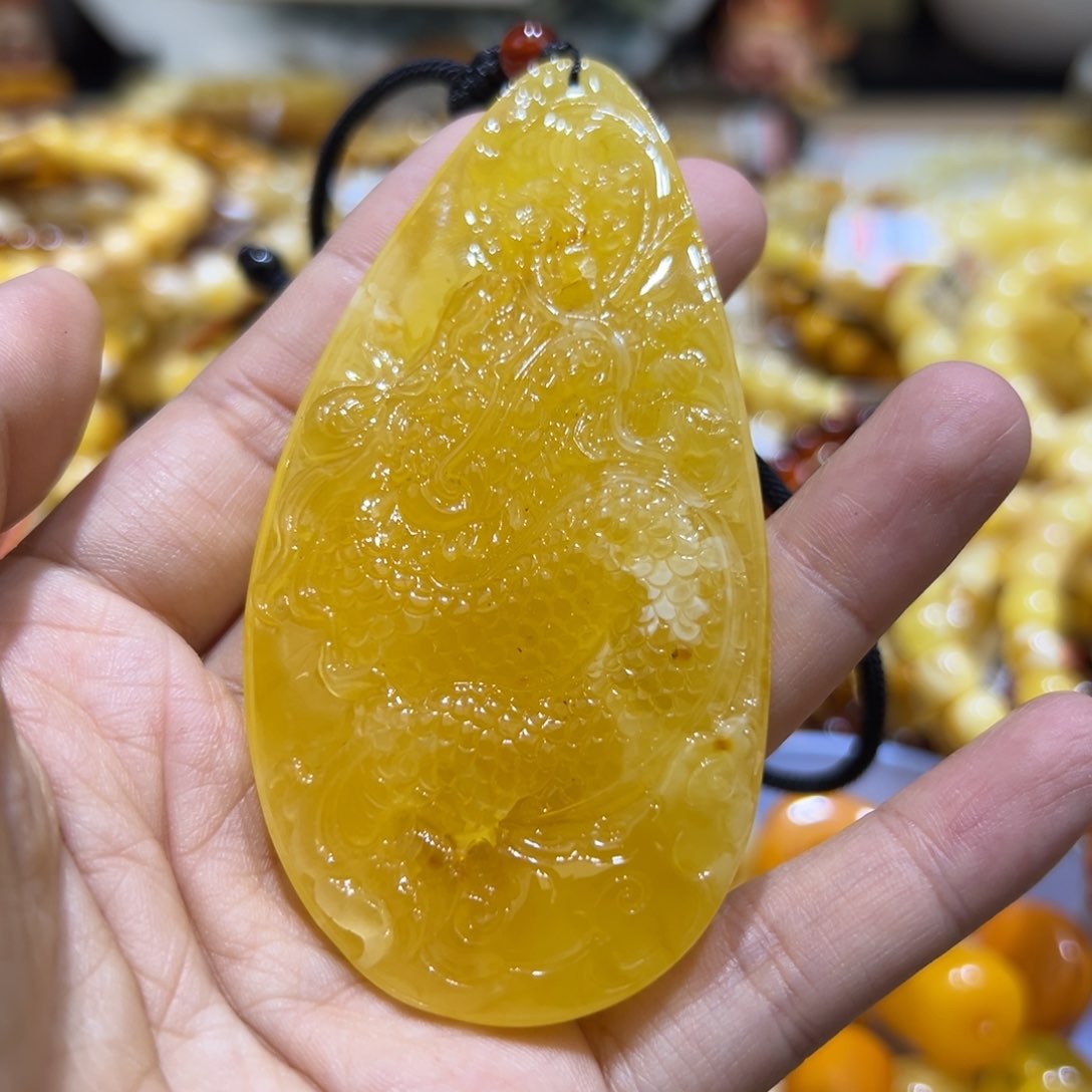 琥珀珠宝奇石未镶嵌