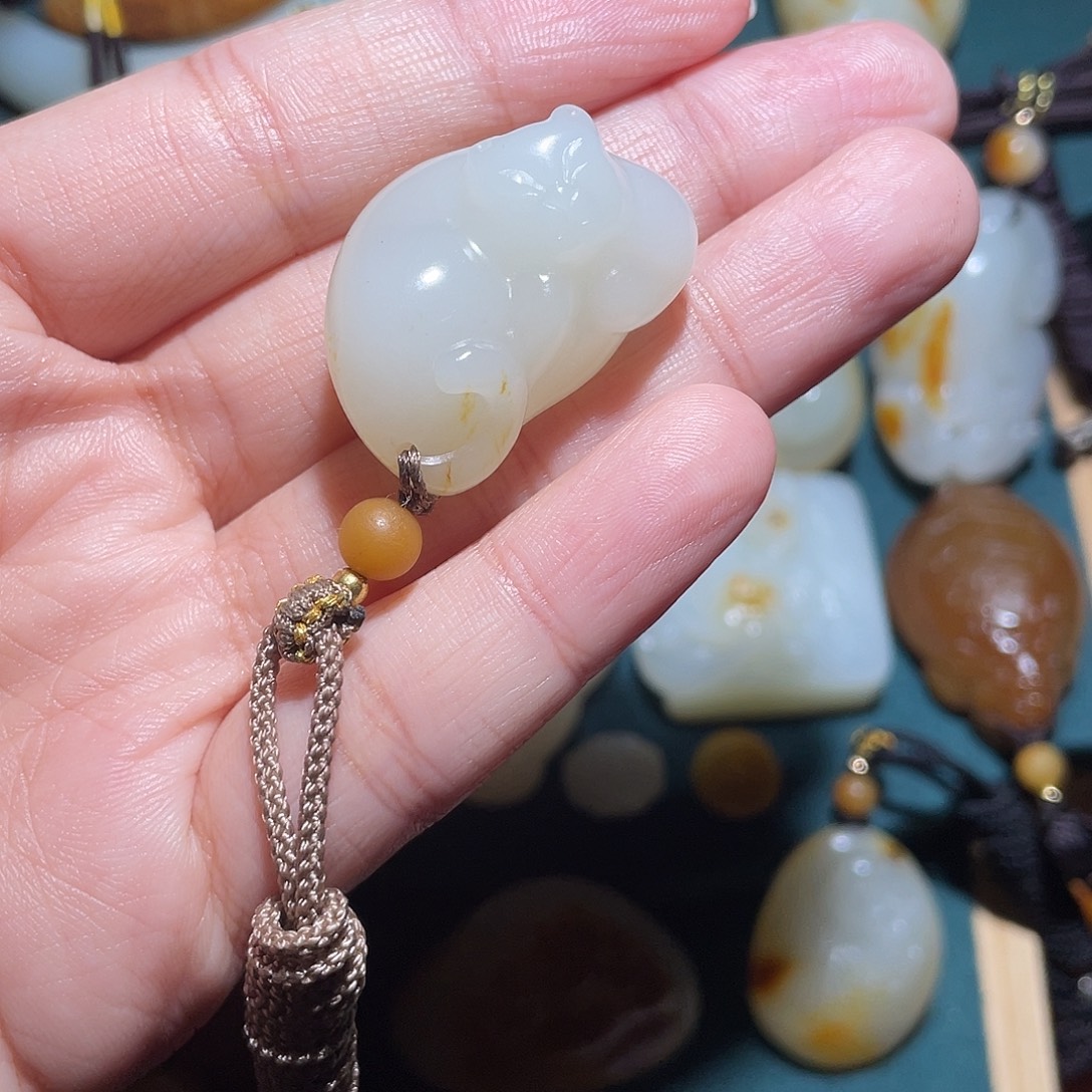 和田玉未镶嵌颈饰