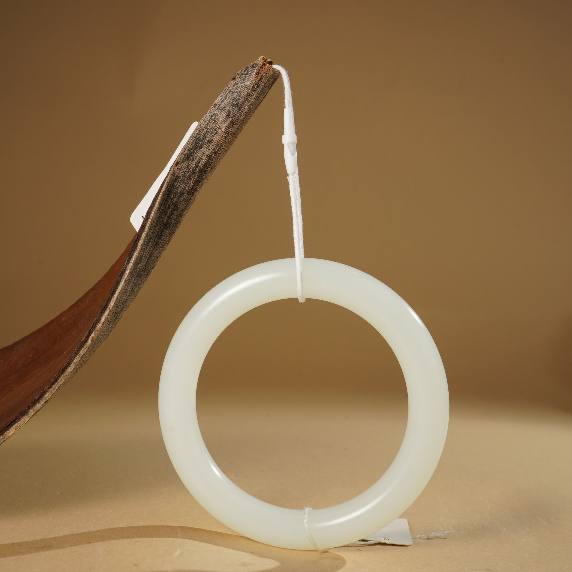 HE02021和田玉细白大圈手镯