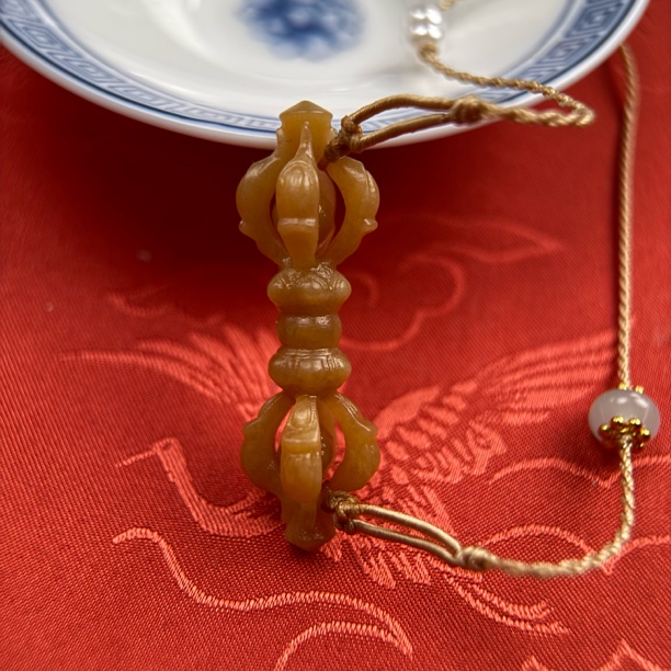 【宸均珠寶】和田玉金刚杵吊坠