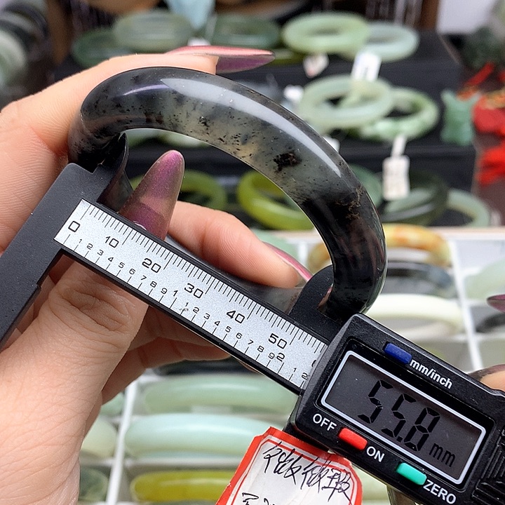 蛇纹石玉手镯未镶嵌720