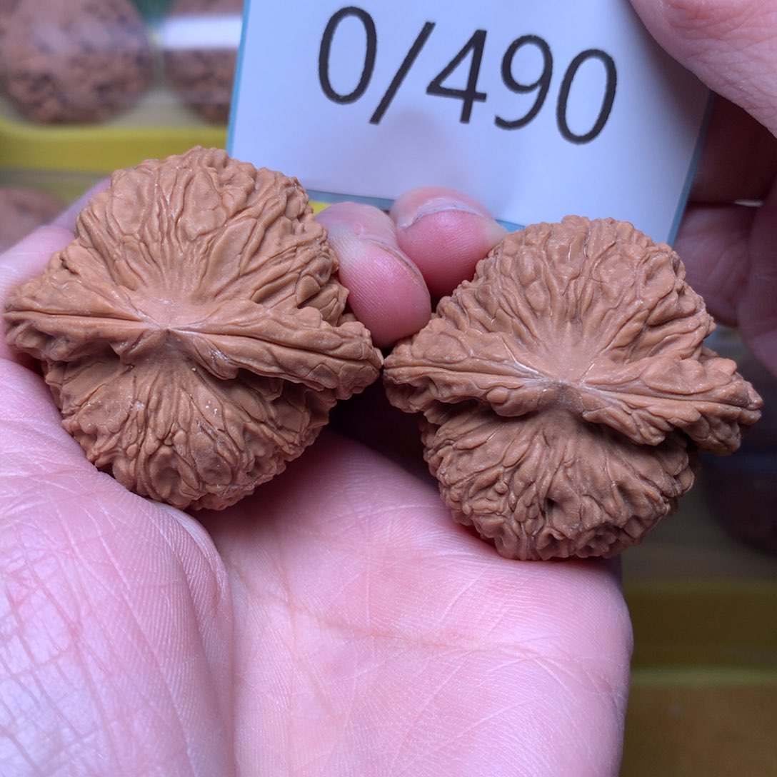 文玩核桃把件肉球红皮南疆石43