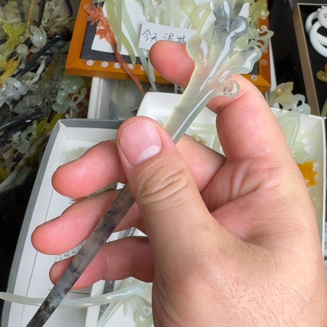 蛇纹石玉未镶嵌发饰