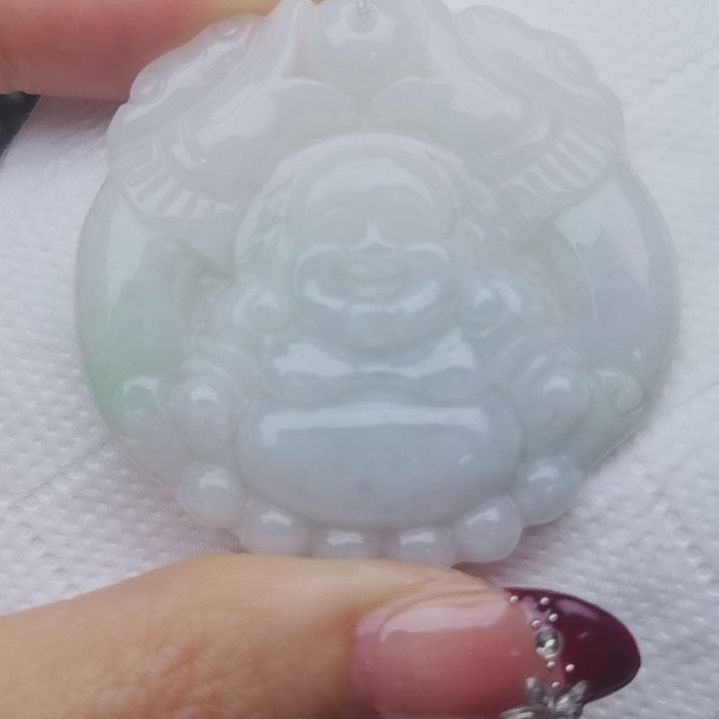 翡翠颈饰未镶嵌天然的A货翡翠