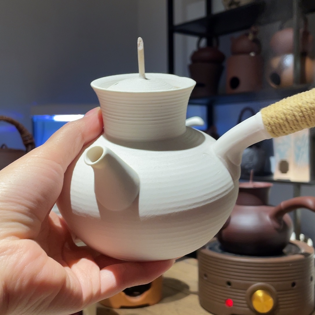 栖***云白泥宝瓶微微瑕550ml 不退不换