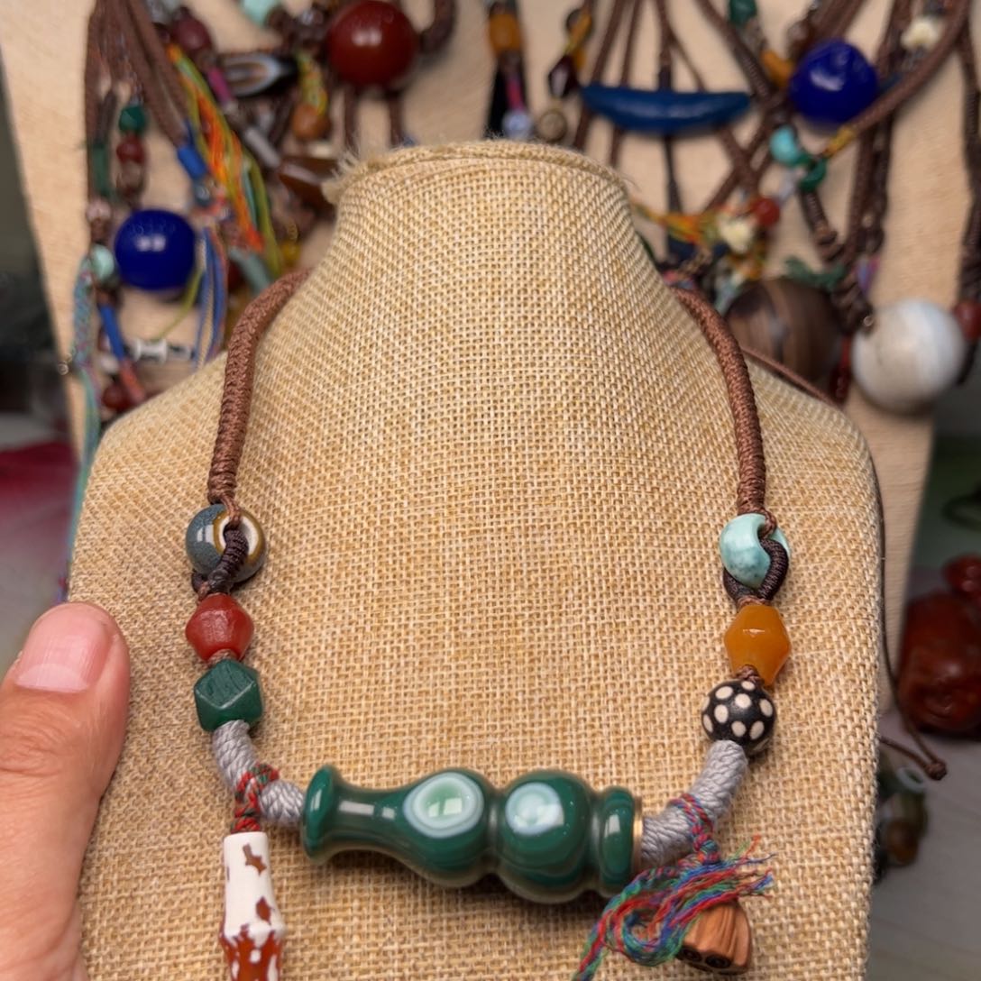 玛瑙/玉髓颈饰未镶嵌