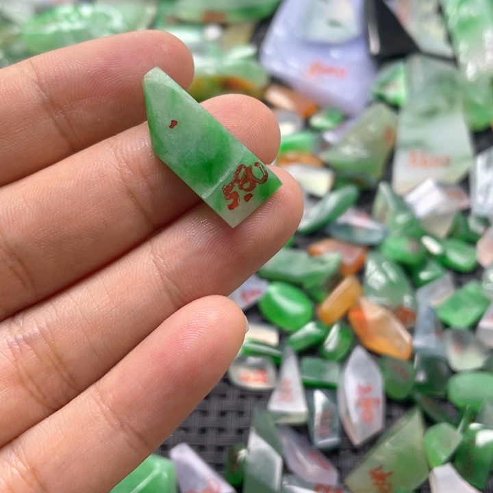 定制翡翠未镶嵌天然翡翠