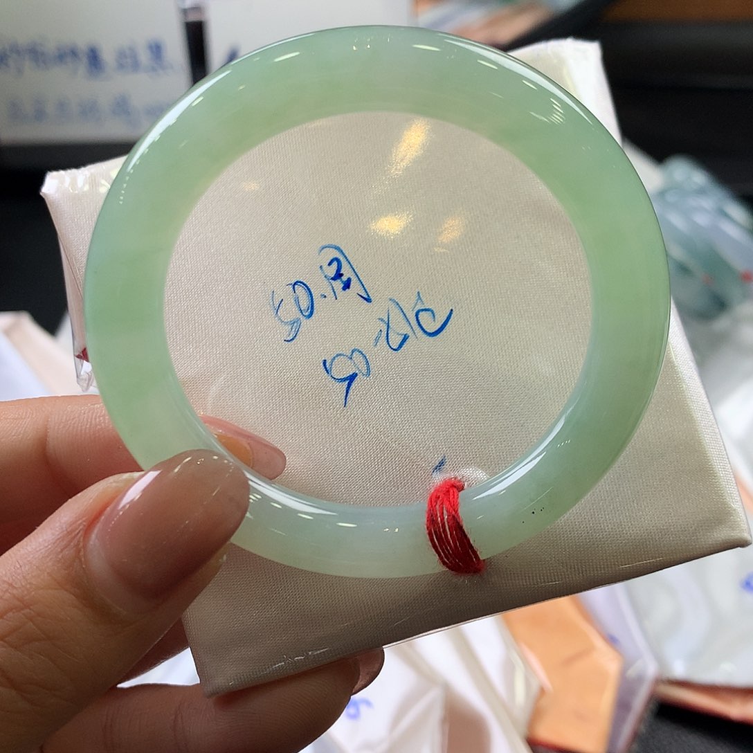 翡翠未镶嵌手镯5051圆