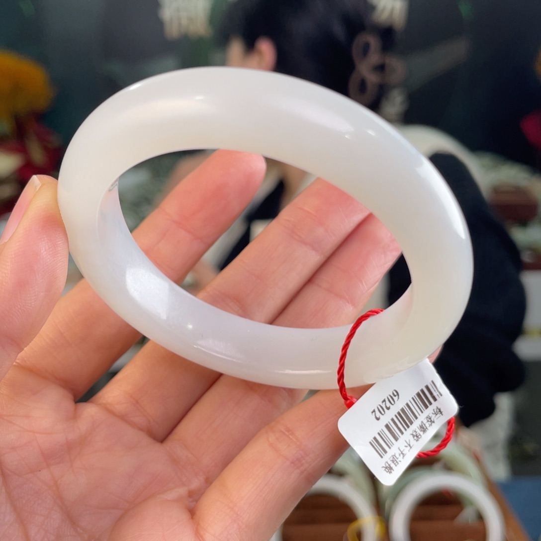 和田玉手镯未镶嵌53 54