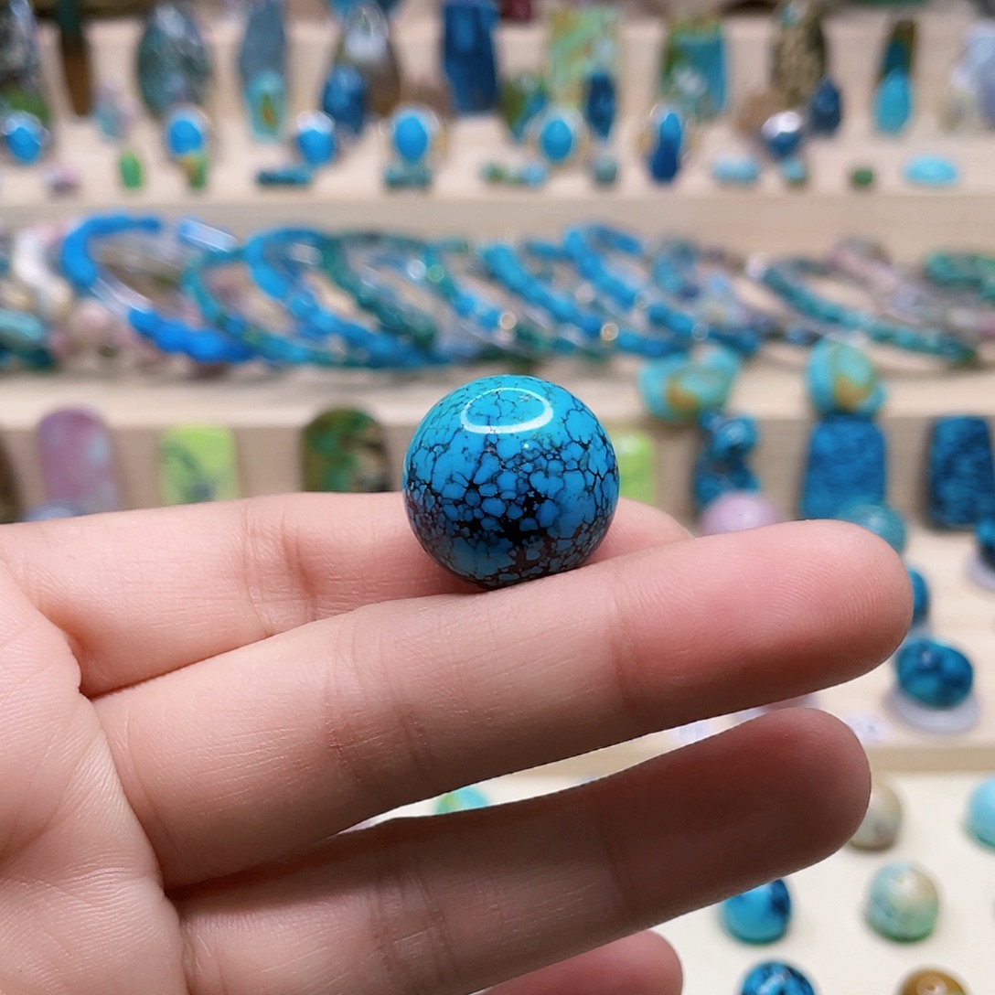 绿松石未镶嵌颈饰